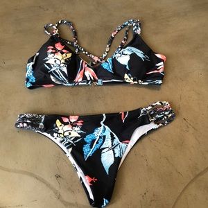 Cupshe bikini 👙🌺